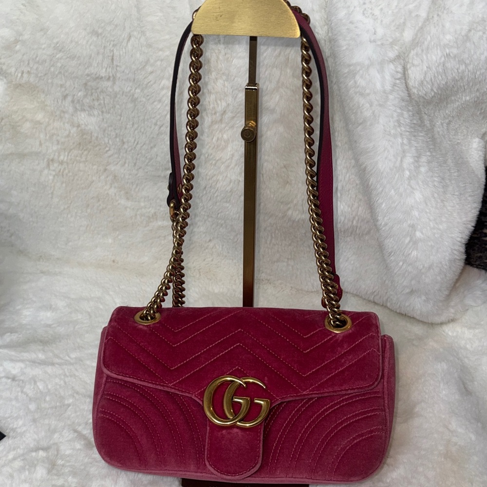Gucci Pink Velvet Chevron Shoulder Bag with Gold Hardware - Picture 2 of 5